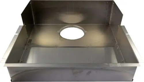 Strömungssicherung aus Aluminium, mittig mit runder Öffnung, geeignet für die Montage im Umfeld von Wolf Geräten.